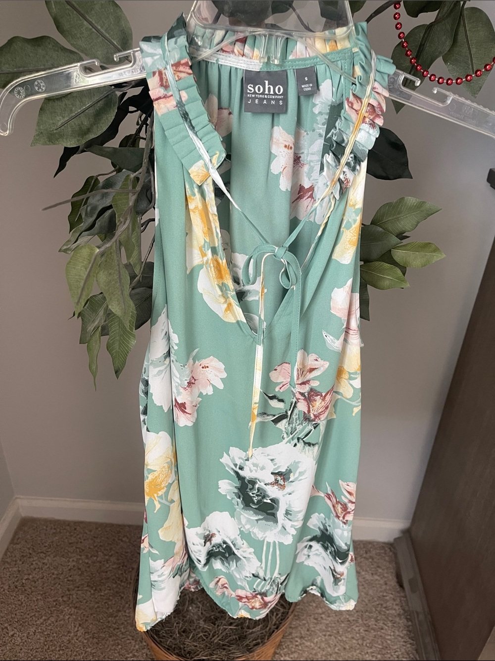New York & Company  Mint Floral Sleeveless Halter Style Top
